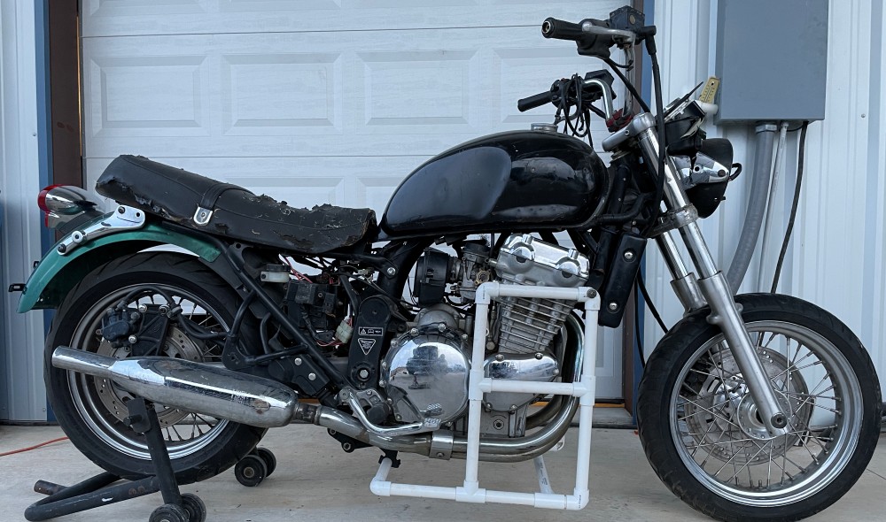 Cozy sidecar on a Triumph T-Bird triple