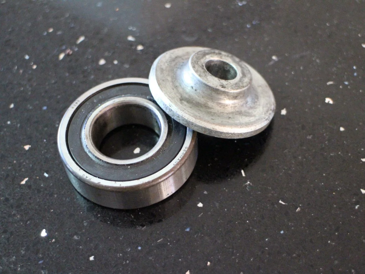 1971 Norton steering head bearings removal (2016) Access Norton