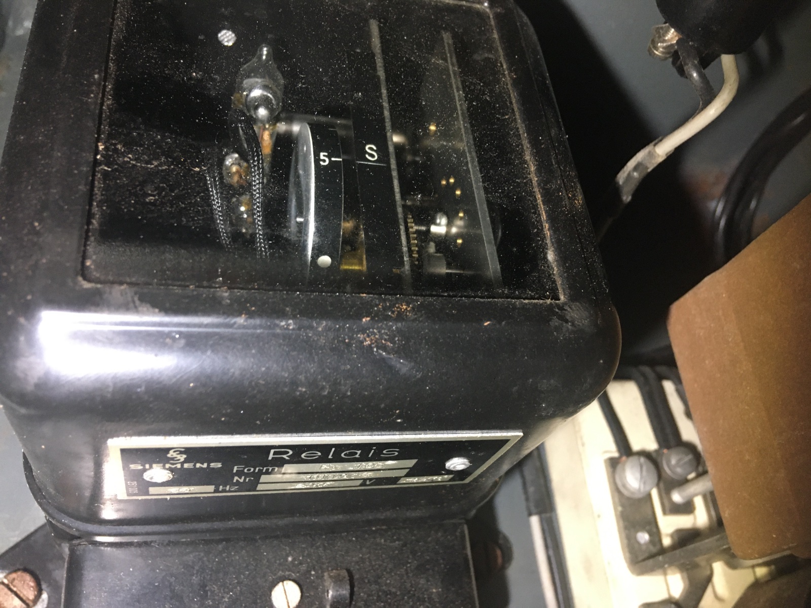 Bushing rocker spindles