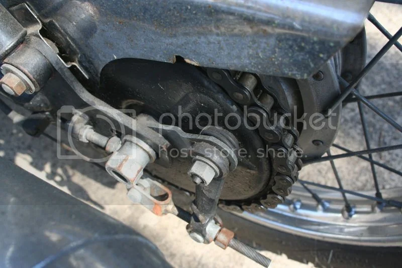 Cleaning chrome with aluminum foil