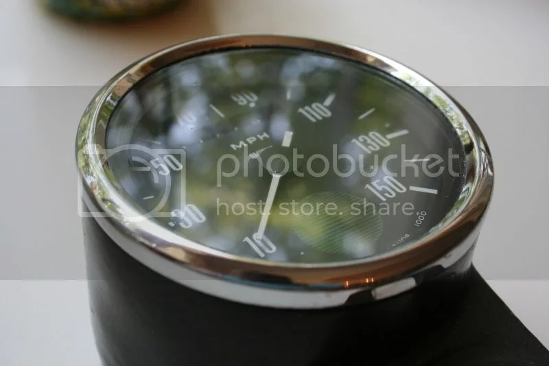 Cleaning chrome with aluminum foil