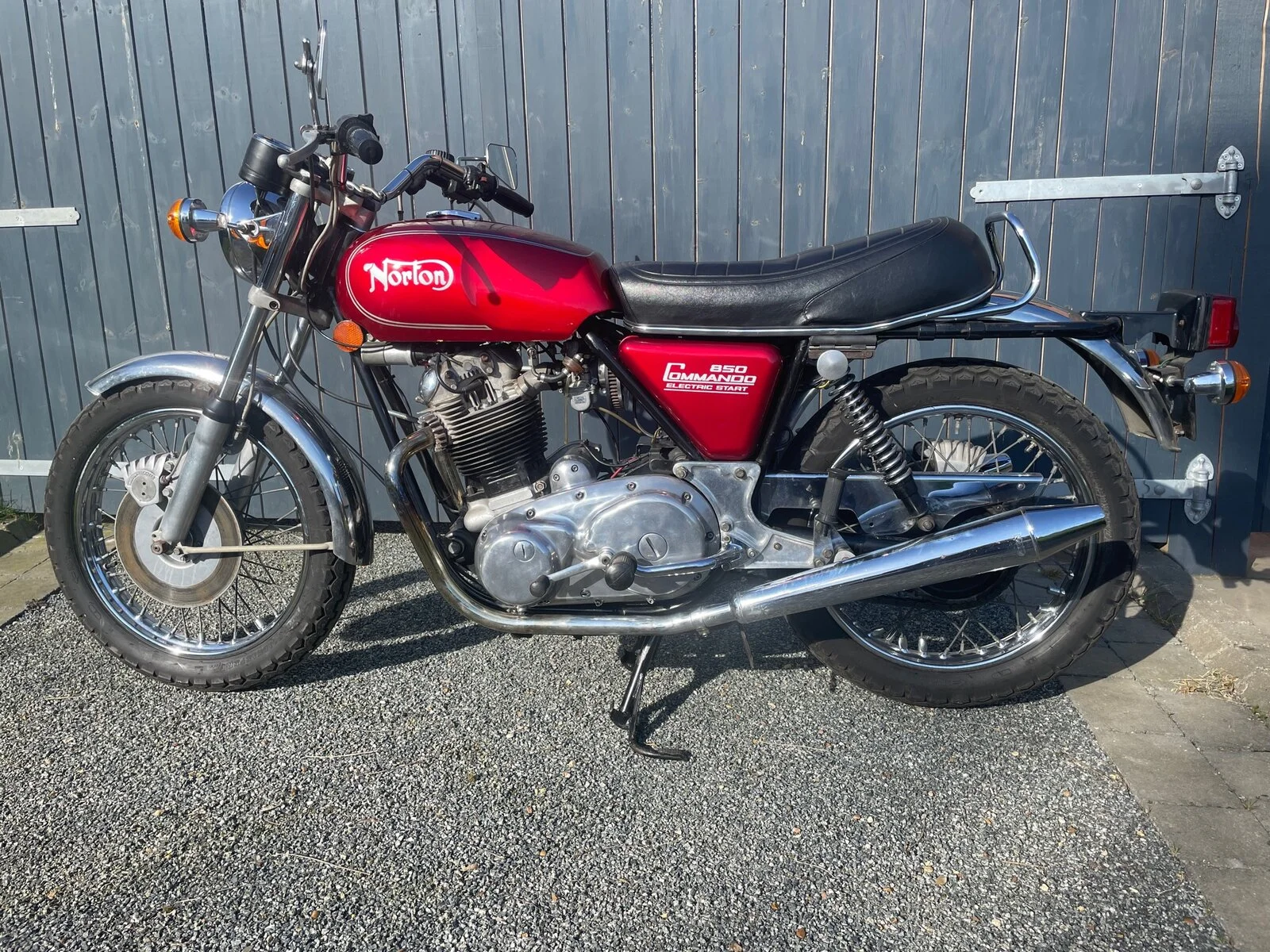 Commando Roadster Mk3 battery side panel lost