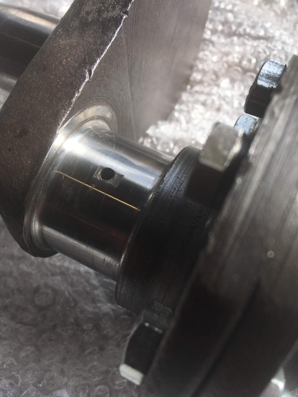 Crank pin oil holes