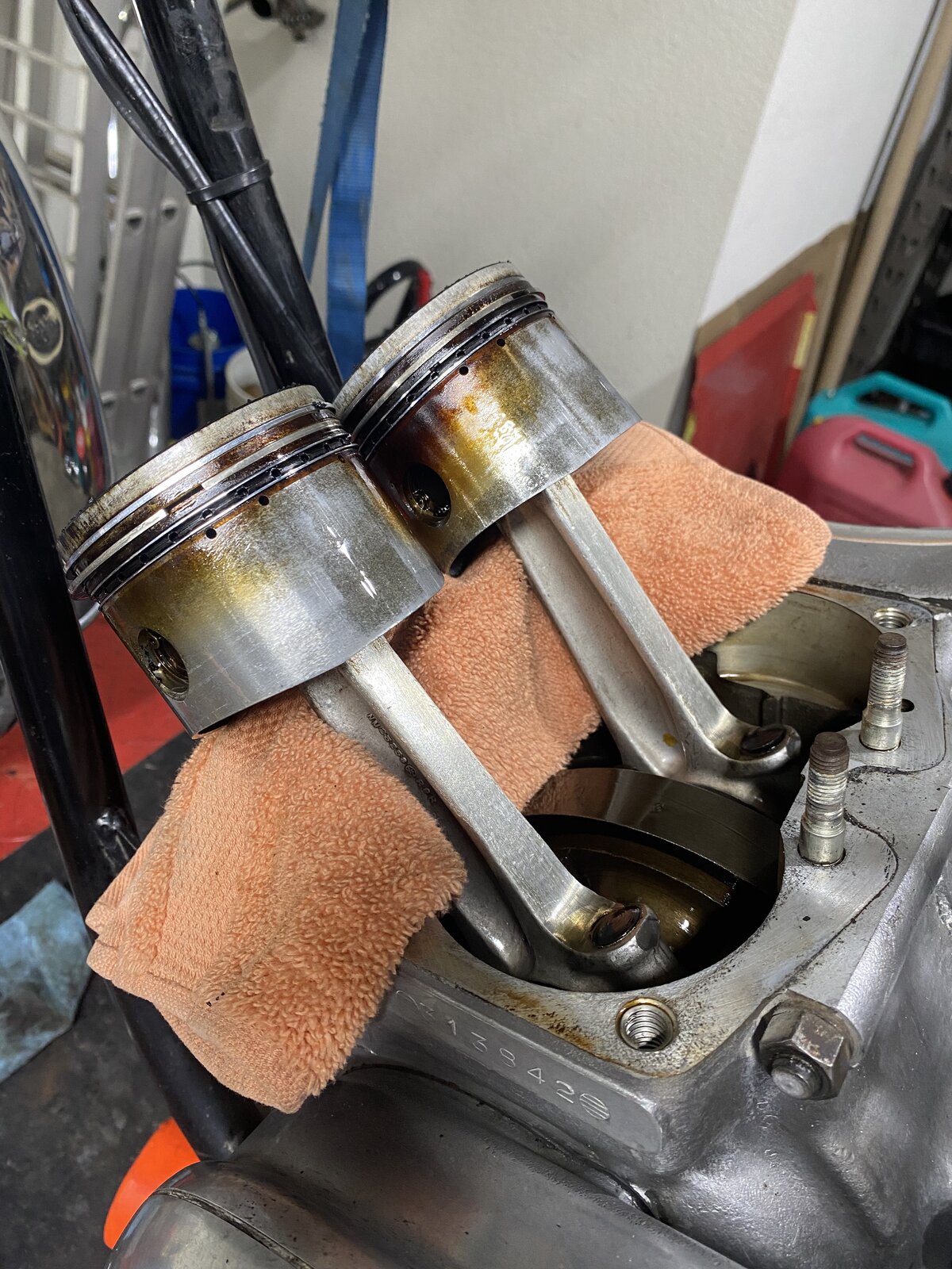 1974 Commando swinging arm rebuild question ( Complete engine rebuild happening as well )