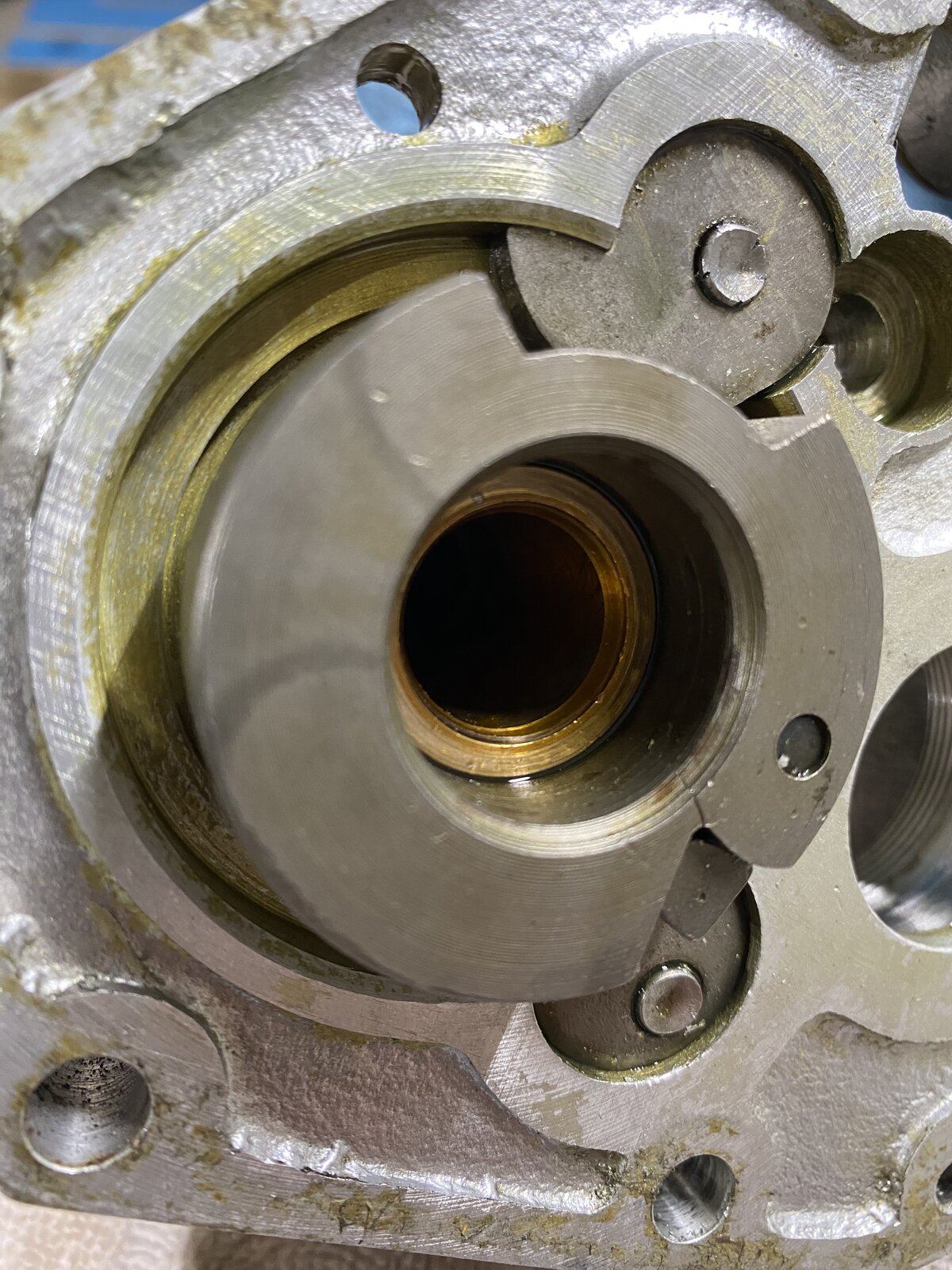 Gear Box overhaul 1974 Commando