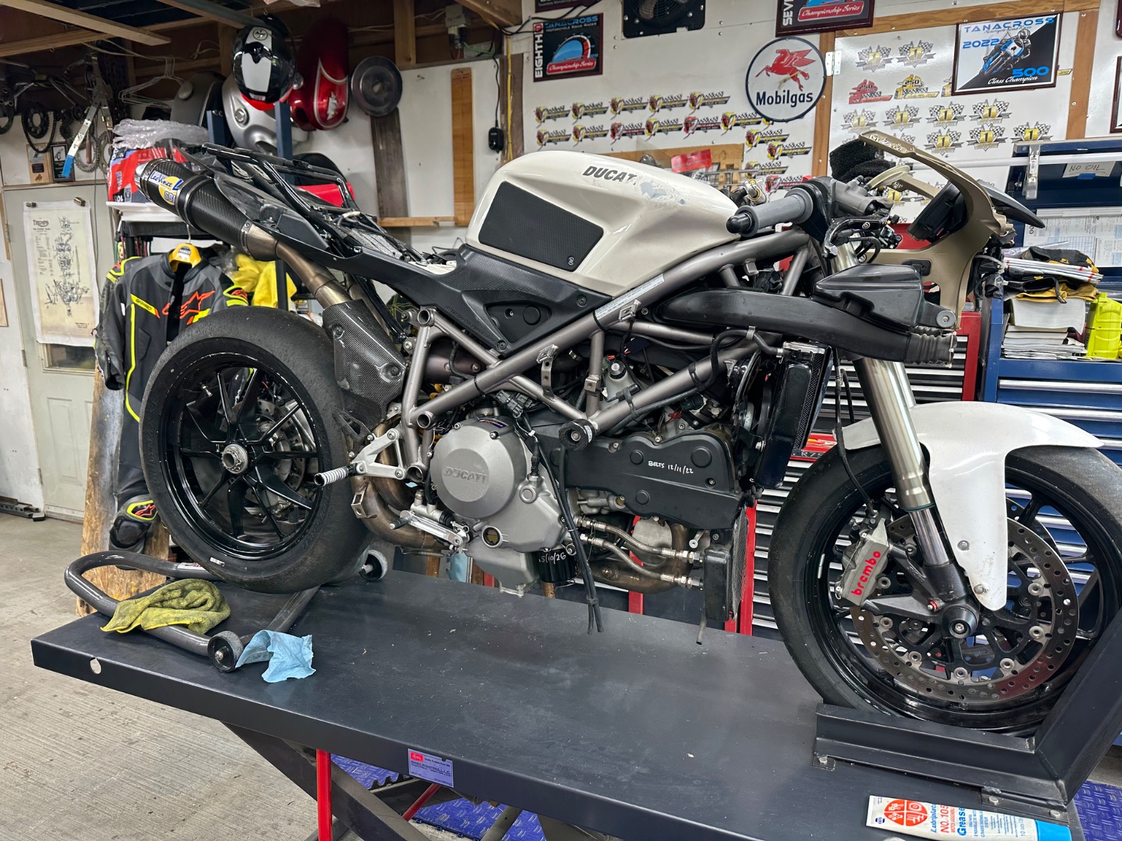 Anti-Janky-fying my 1974 Norton Commando