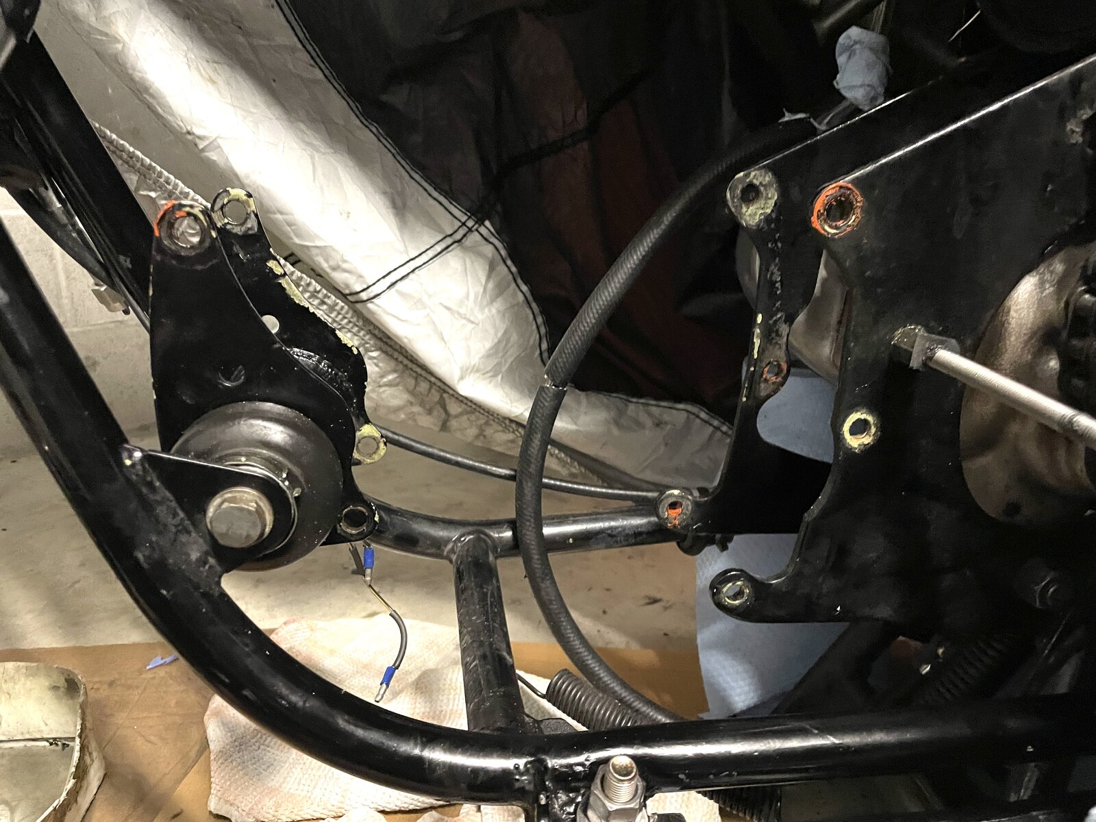 Can you advise best way to get may crankcase (without cylinders) back into my 850 frame?