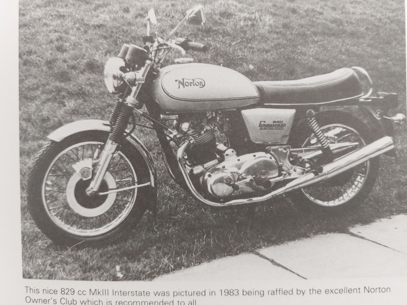 Norton Commando Fastback LR