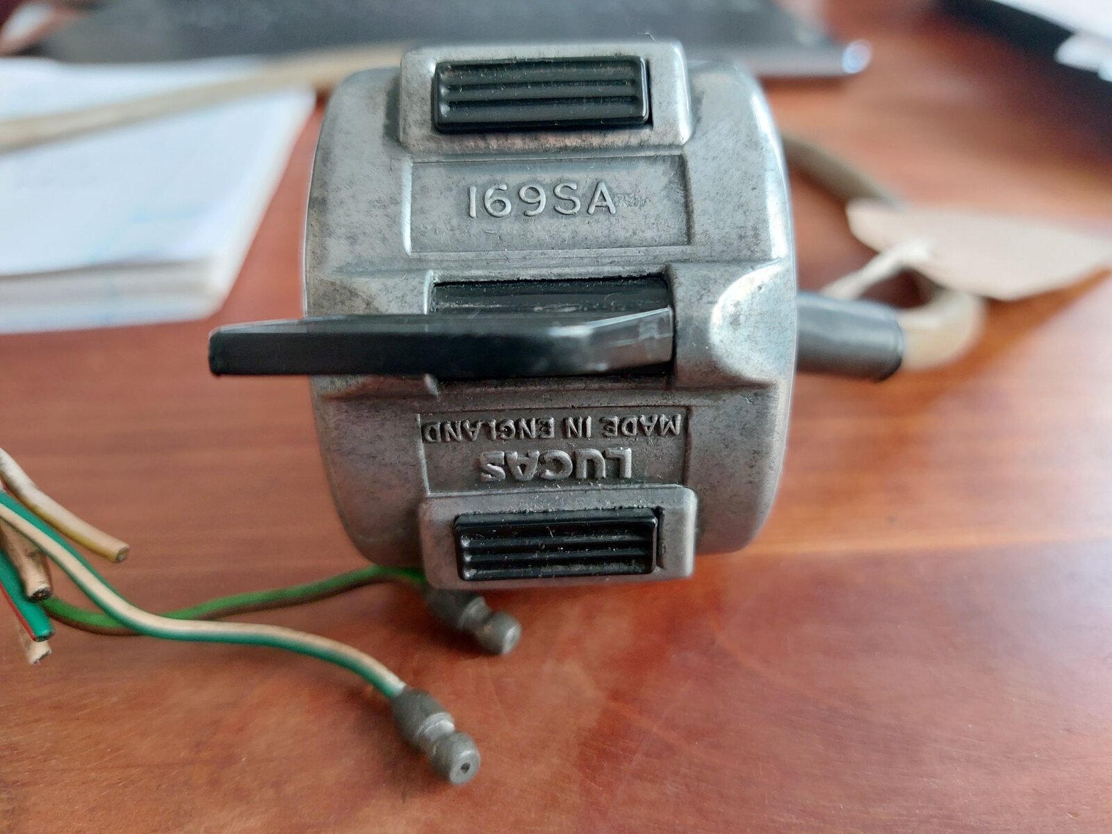 Can a LH Lucas high-beam switch be made into a RH indicator switch?