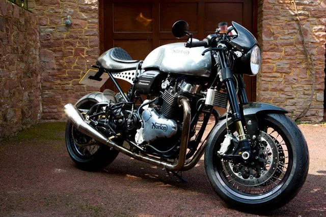 Pictures of your Norton 961