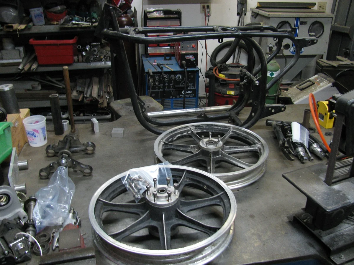 Commando Wheels (2011)