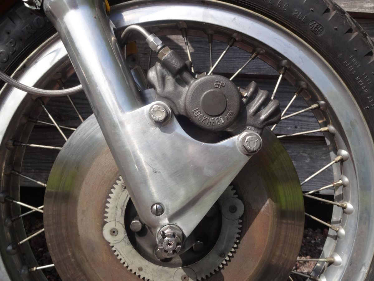 Commando with VFR750 Fork/brake Conversion