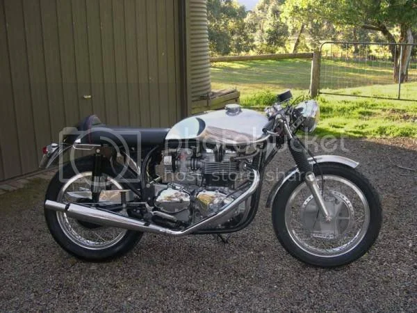 O.H.C. Triton . 865 .