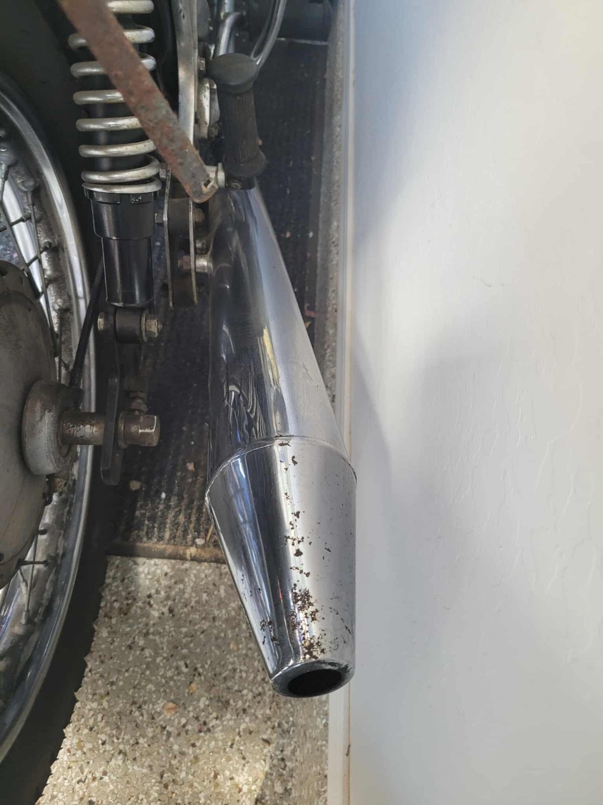 Seamed Muted Pea Shooters on a 1974 850