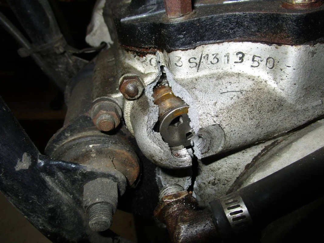 Cracked drive side case