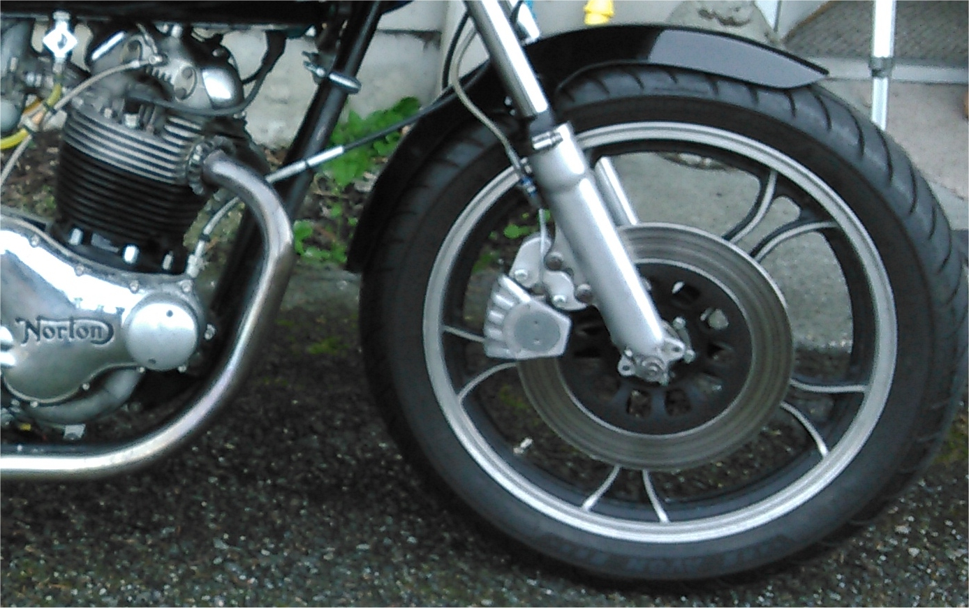 norton front brake and fender1.jpg