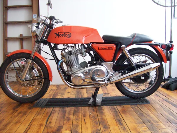 Pictures of your Norton Commandos