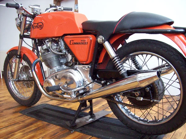 Pictures of your Norton Commandos