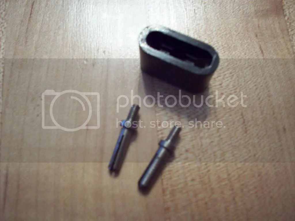 Accessory power plug