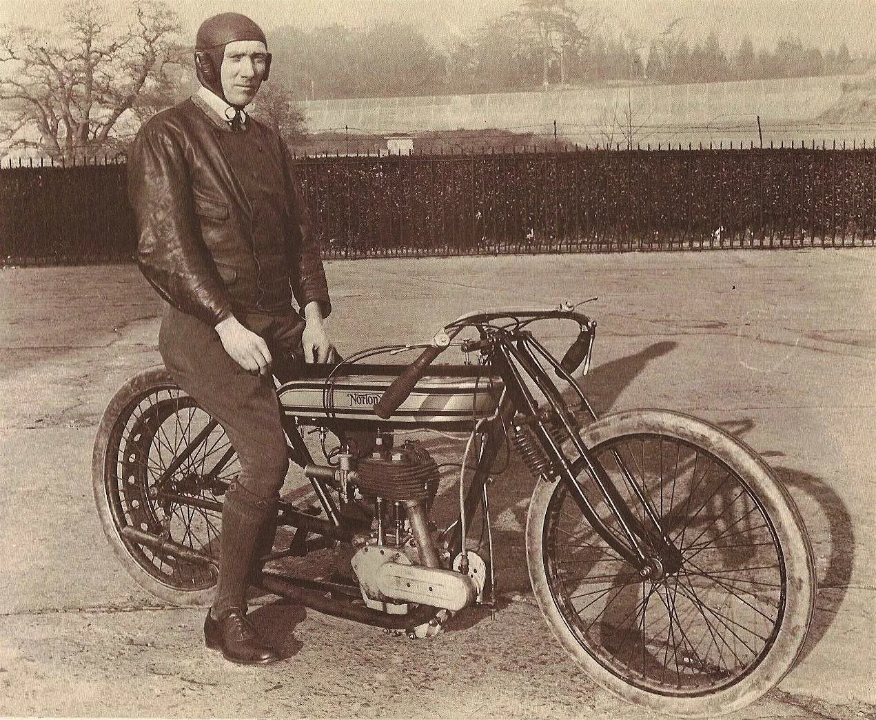 1950 NORTON "BIG 4" going for Land SPeed Record ?