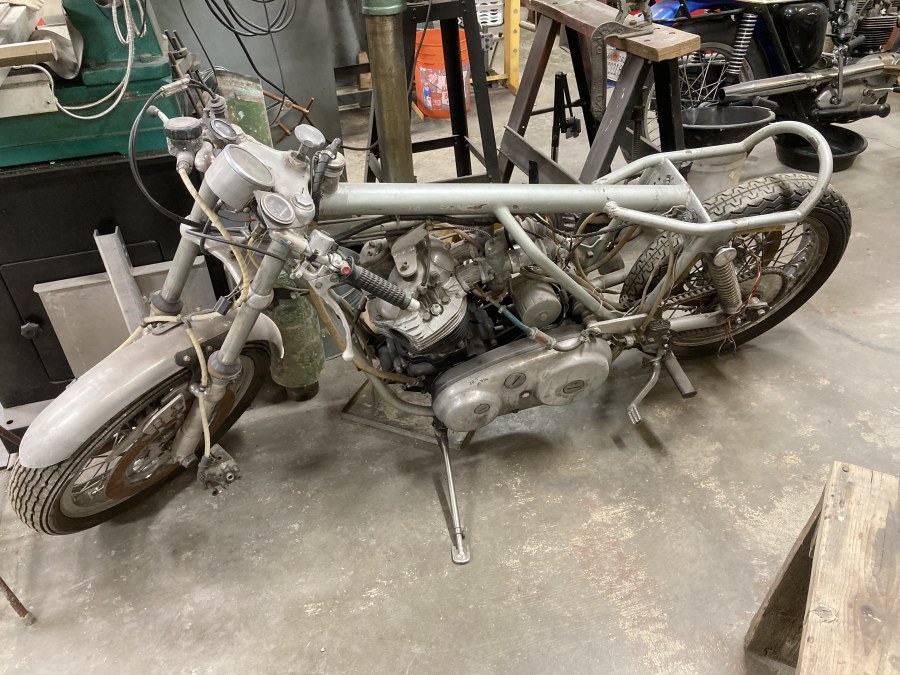 Oil in frame Mk III Norton
