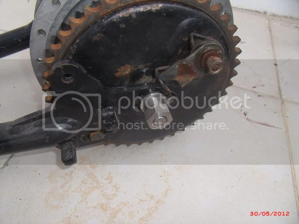 one piece rear axle (2012)