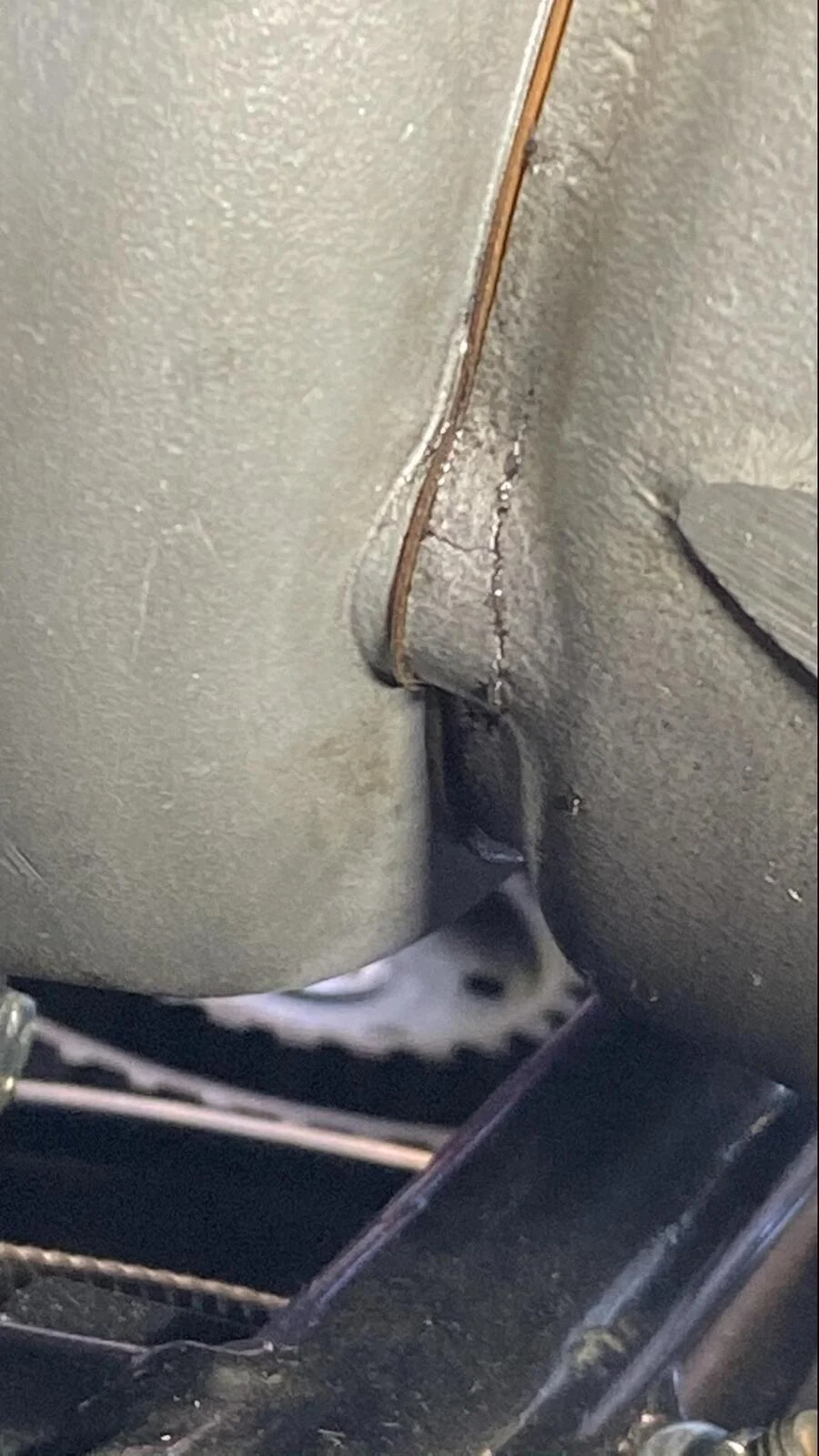 Inner Primary Crack and Leak