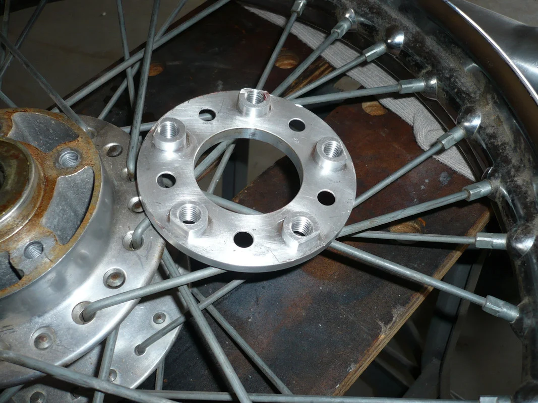 Large disc for standard 5 stud wheel