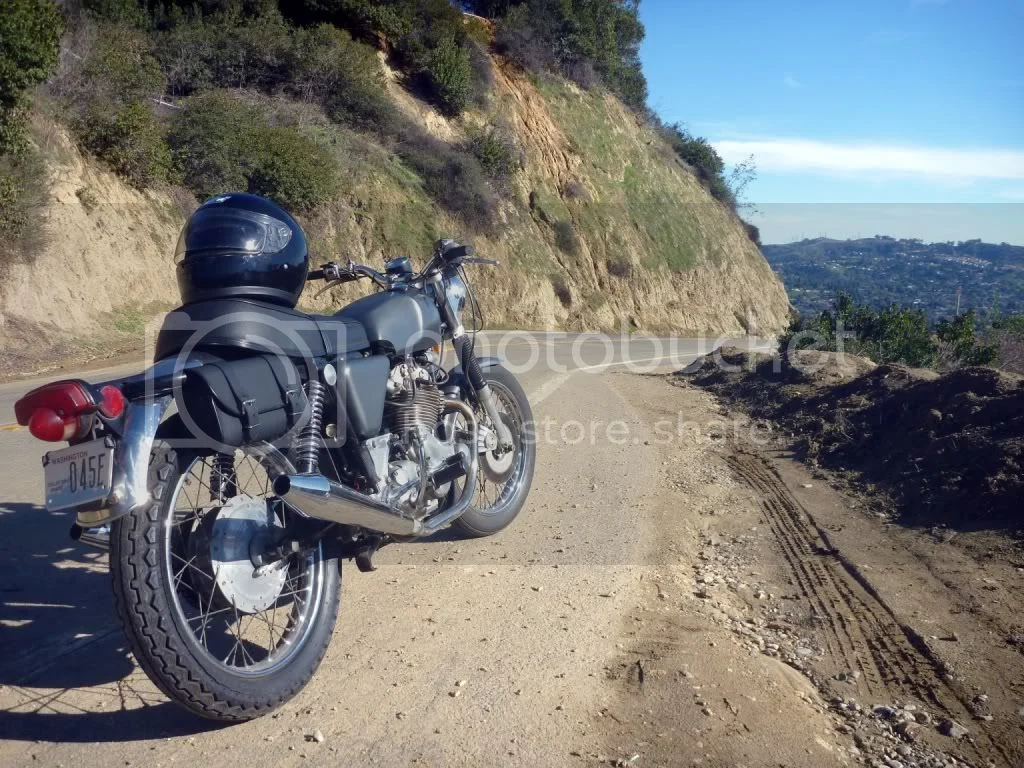 Pictures of your Norton Commandos