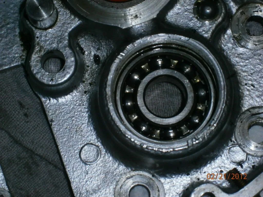 Gearbox / transmission oil, layshaft bearing, bush failure Access Norton