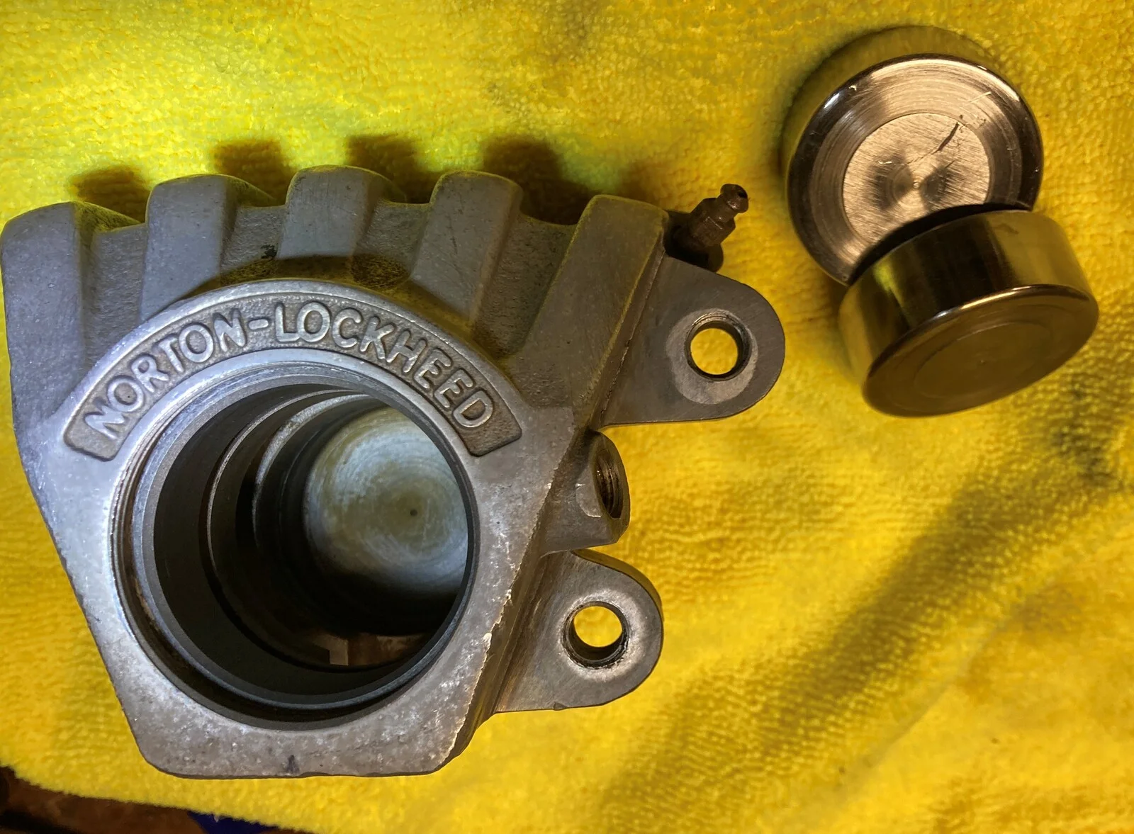 Dissasembling first Norton (N15CS), 16 y/o son is intrigued....