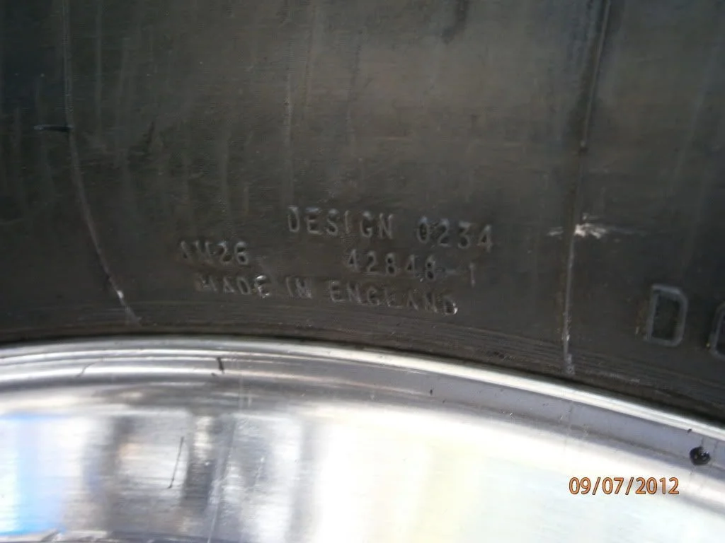 Keep an eye on the Avon RoadRiders tread seperation