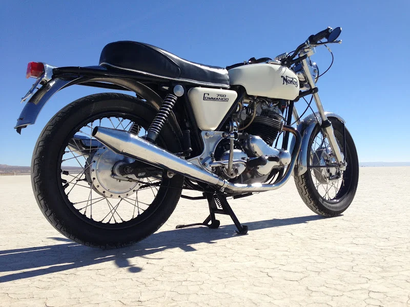 Pictures of your Norton Commandos