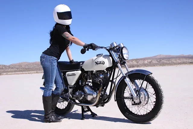 Pictures of your Norton Commandos