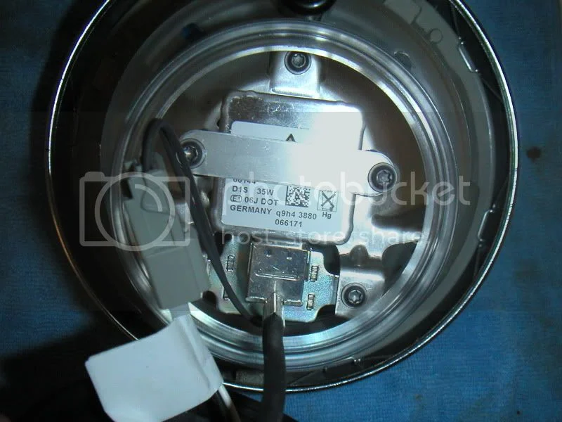 Easy install HID headlight Access Norton