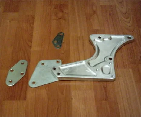 74 850 commando exhaust bracket question