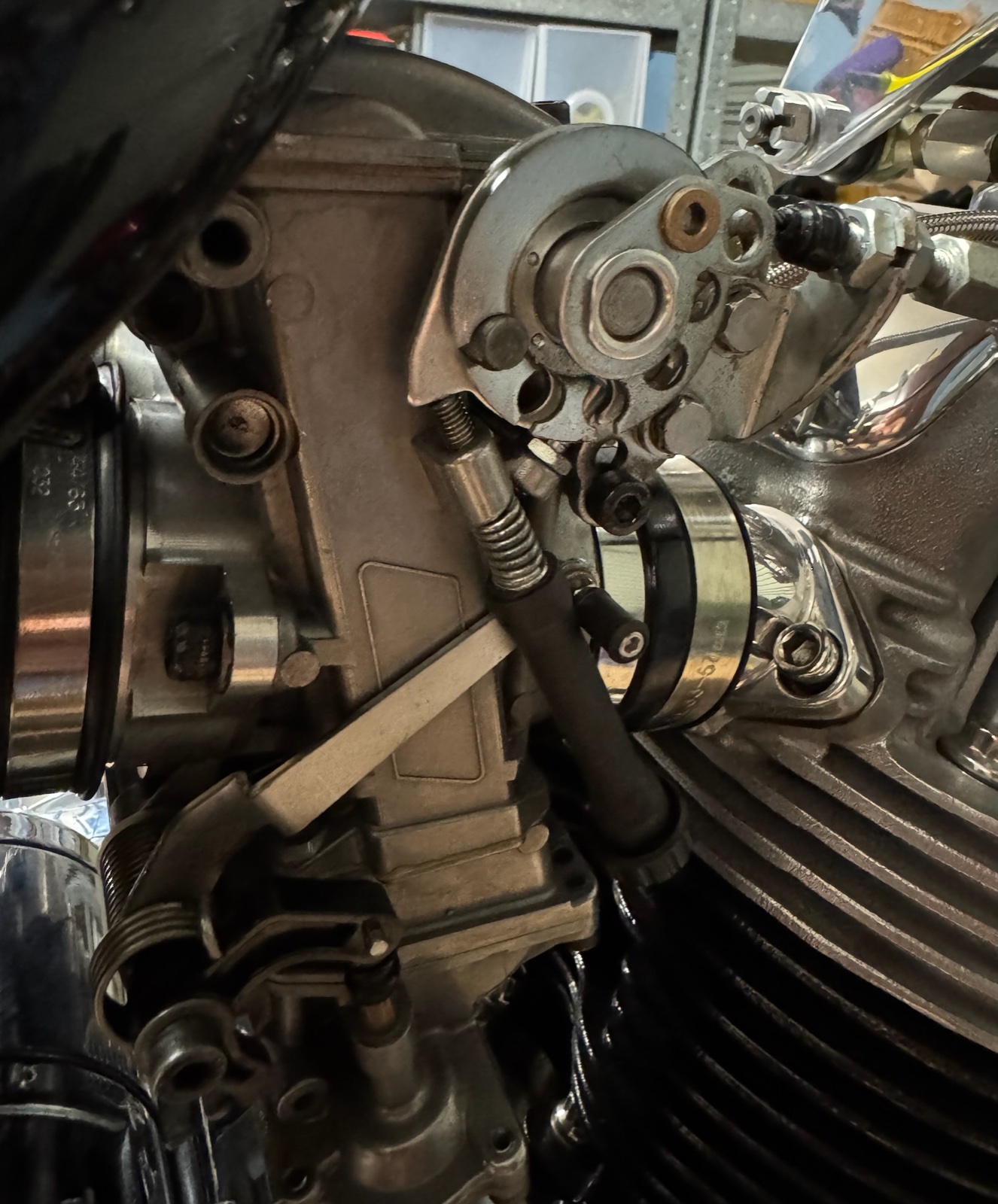 Keihin small body FCR 33 carbs