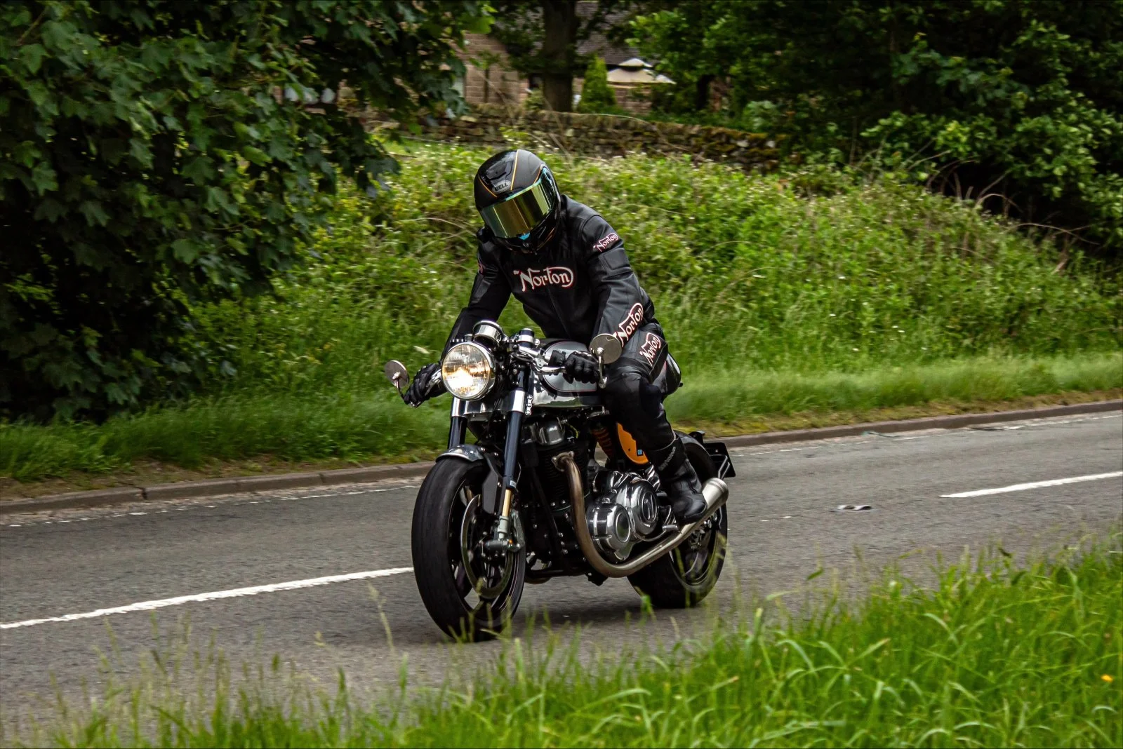 Pictures of your Norton 961