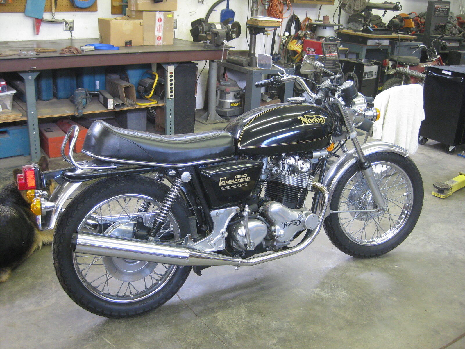 1975 Commando once over