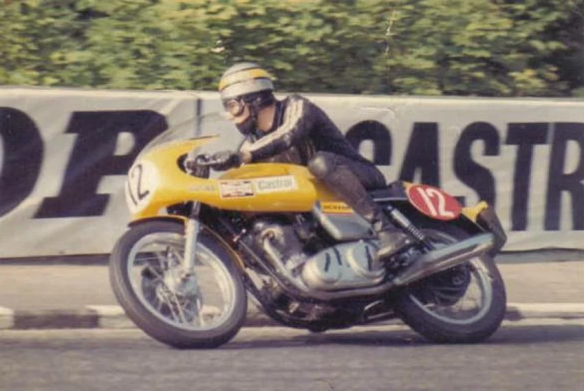 Commando exhaust design ?