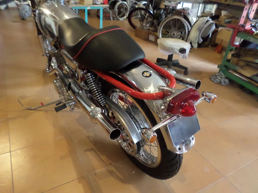 Pictures of your Norton Commandos