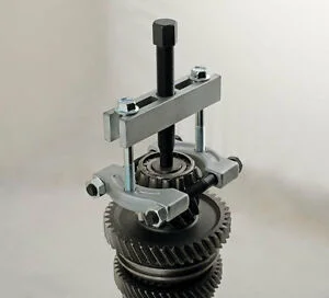 Loose main bearing outer race