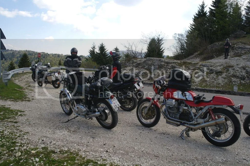 Pictures of your Norton Commandos