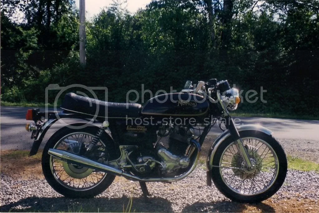 Pictures of your Norton Commandos