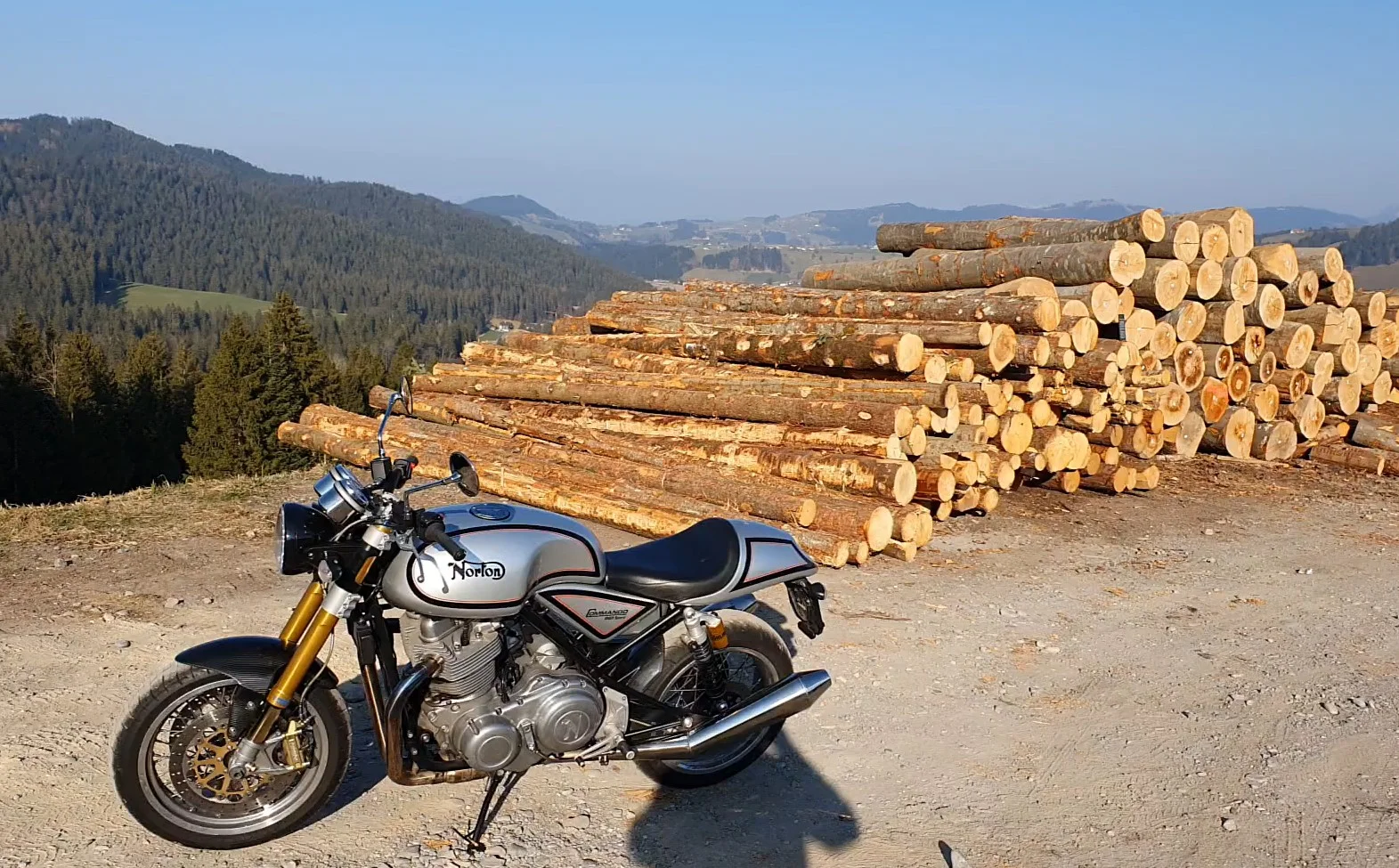 Pictures of your Norton 961