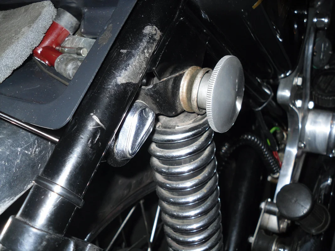 Mark III Seat attachment photos needed