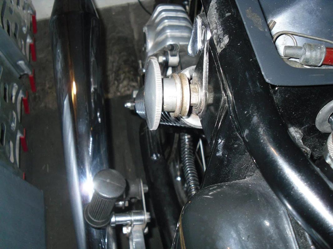 Mark III Seat attachment photos needed