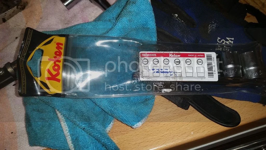 Removing Cylinder Head Nuts