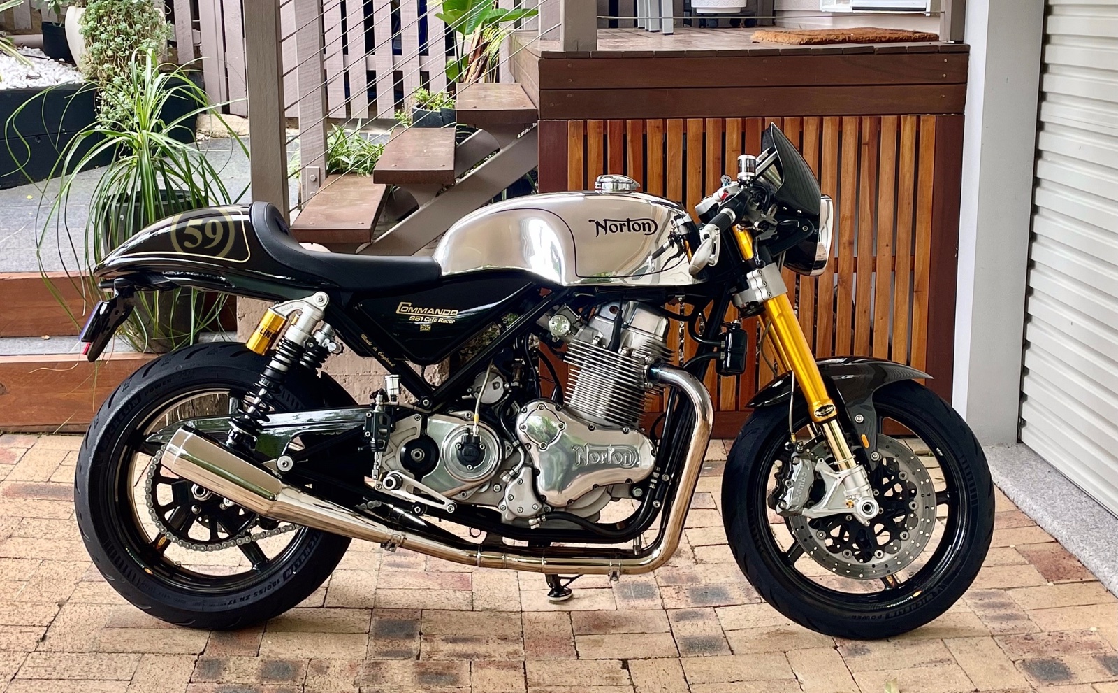 Pictures of your Norton 961