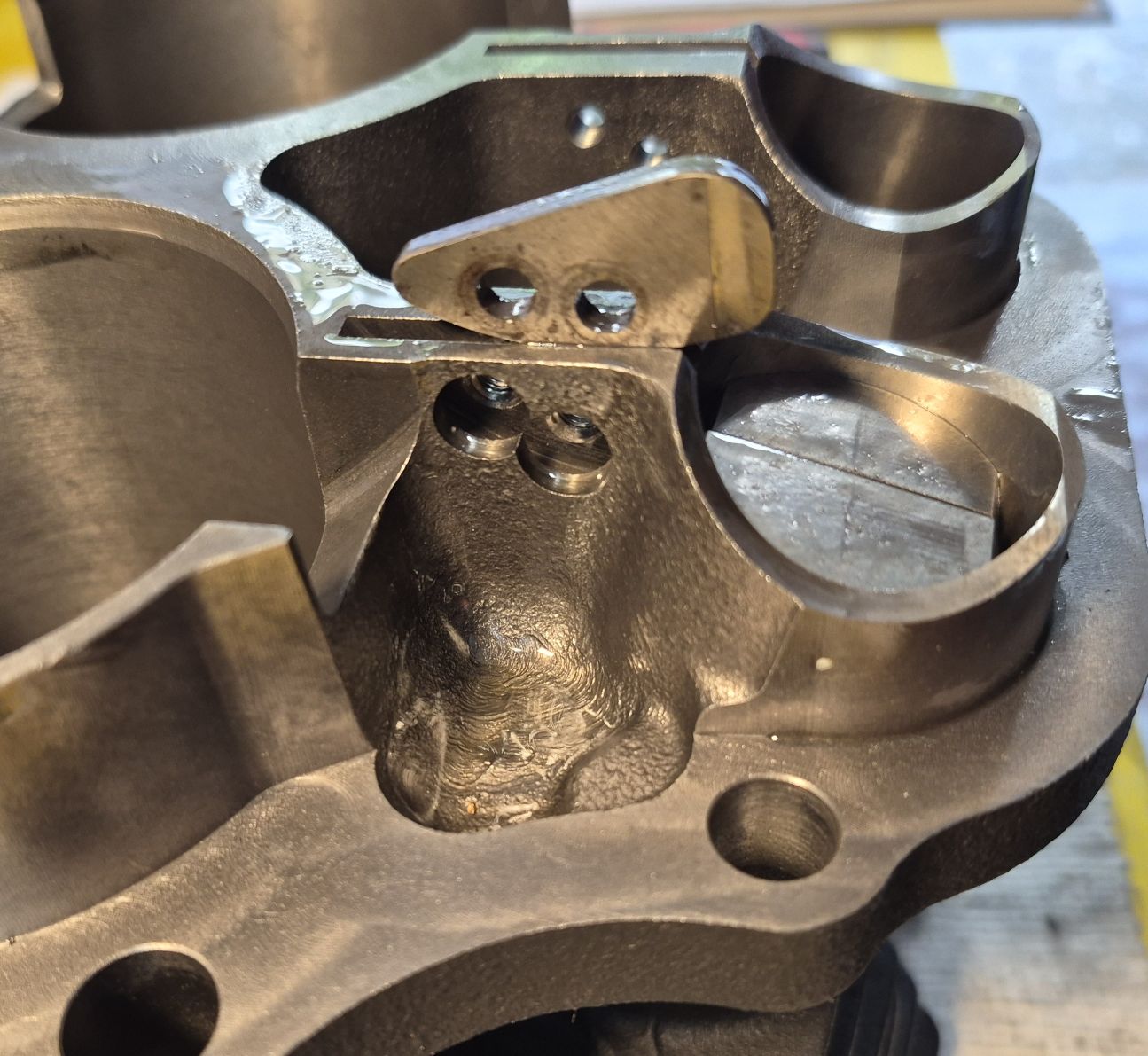 Tappet location plate thickness (06.3092)